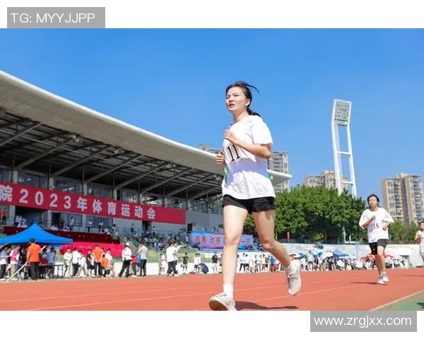 足球明星独特跑步姿势大揭秘让你领略运动之美与风采